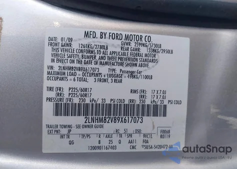 2009 Lincoln Town Car Signature Limited from USA, damaged, VIN 2LNHM82V89X617073